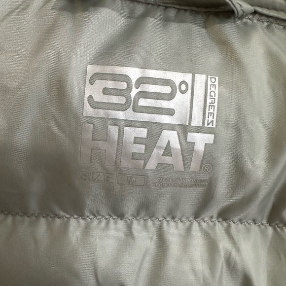 32 Degrees Heat Women’s Sage Green Lightweight Quilted Puffer Vest Size M - Picture 11 of 13
